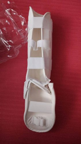 Lábfejes lábszárvédő (fehér) - KIHON